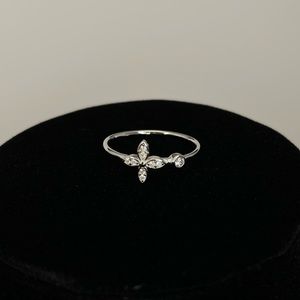 925 Sterling Silver Flower ring